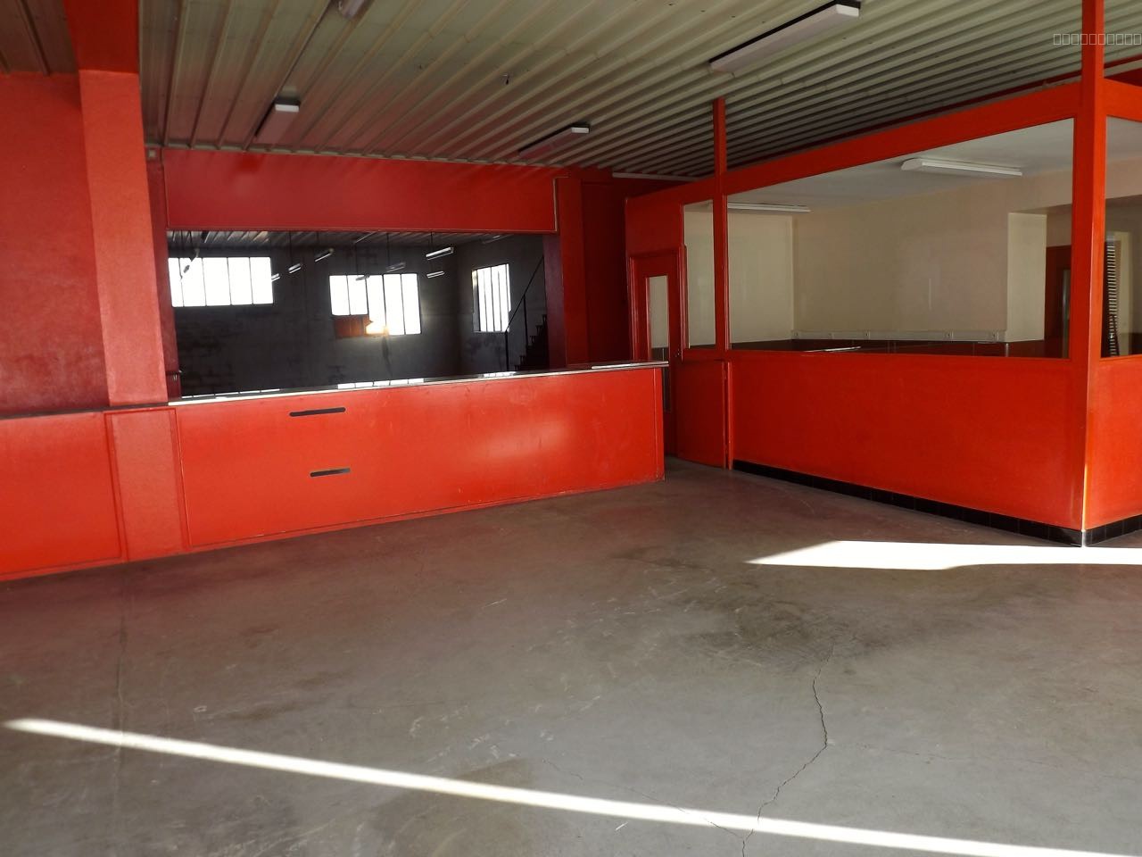 ENTREPOT ET LOCAL INDUSTRILE DE 820 M2 — photo 7