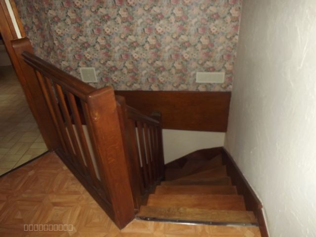 Petite maison de ville à rénover, proche commerces. 85 m2 hab. — photo 6
