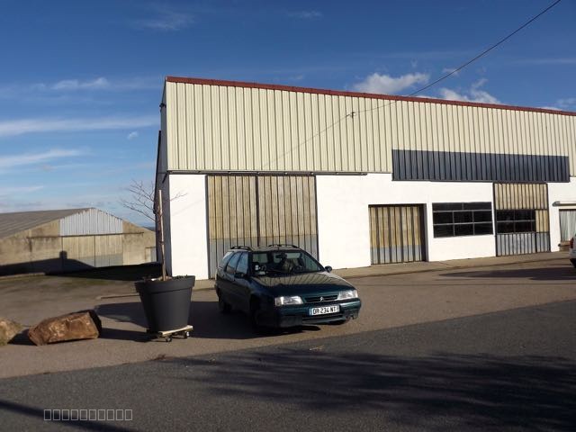ENTREPOT ET LOCAL INDUSTRILE DE 820 M2 — photo 2