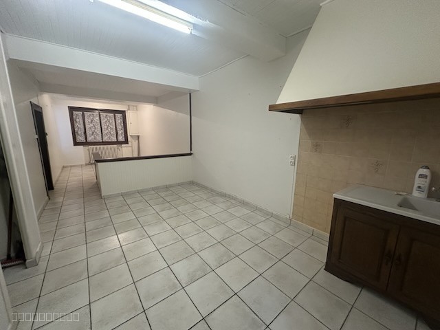 MAISON DE VILLE PROCHE COMMERCES — photo 4