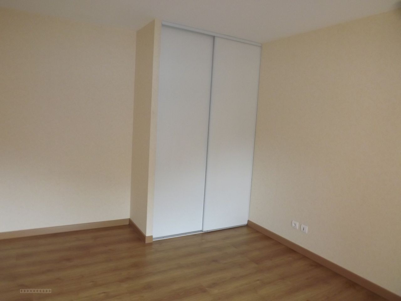 Appartement de type 2 tres bon état centre ville — photo 4