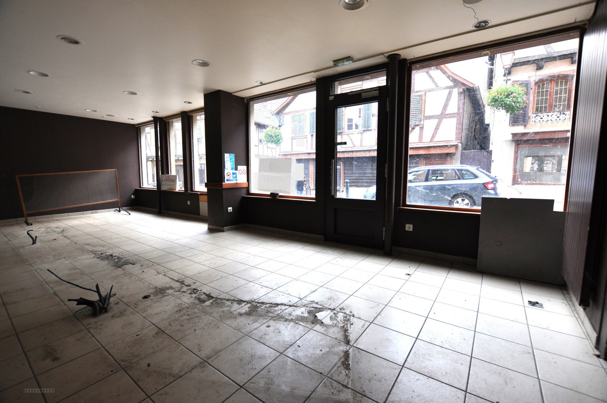 Local commercial polyvalent de 165 m2 à Bouxwiller — photo 4
