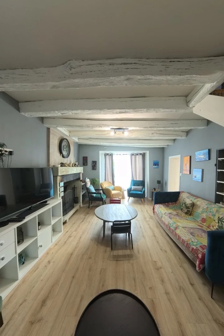 Domaine rare à Oyré   Résidence familiale ou projet de gîtes avec salle de réception et piscine — photo 4