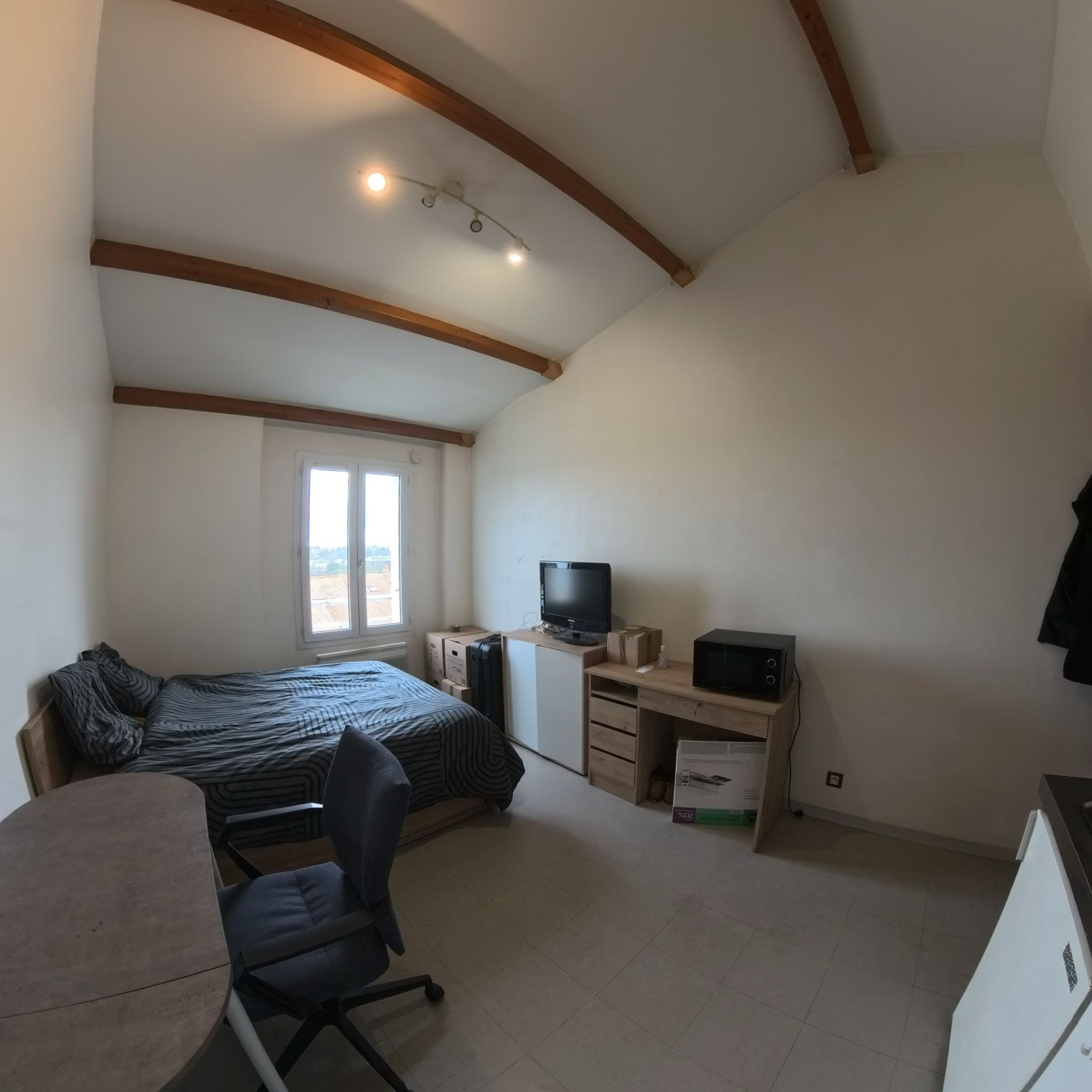 À louer   Charmant studio lumineux  Poitiers/Touffenet — photo 2