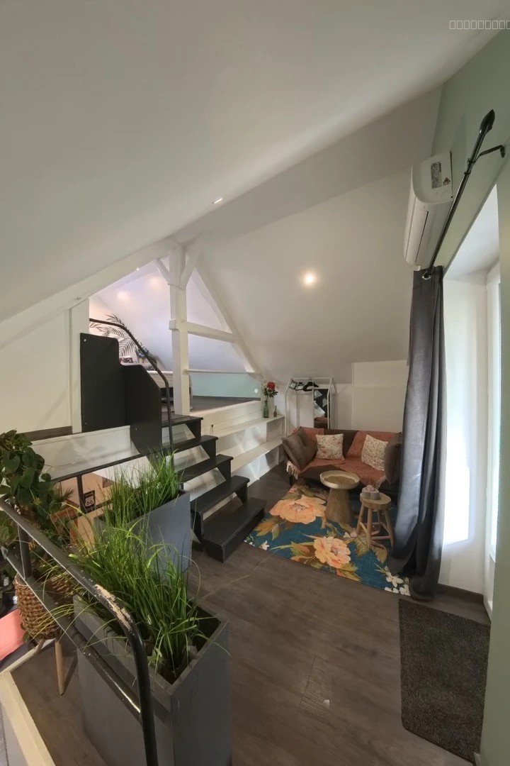 Domaine rare à Oyré   Résidence familiale ou projet de gîtes avec salle de réception et piscine — photo 9