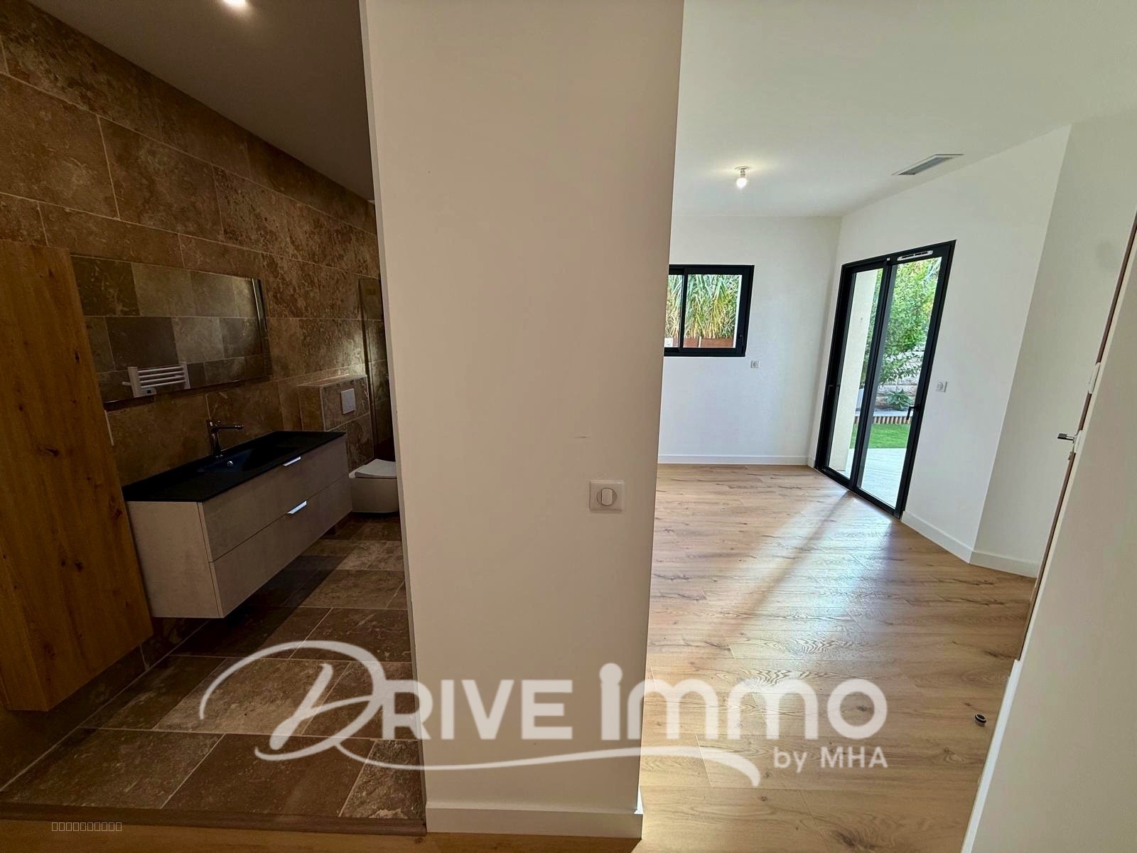 DRIVE IMMO NARBONNE EMPLACEMENT D'EXCEPTION VILLA DE PRESTIGE — photo 12