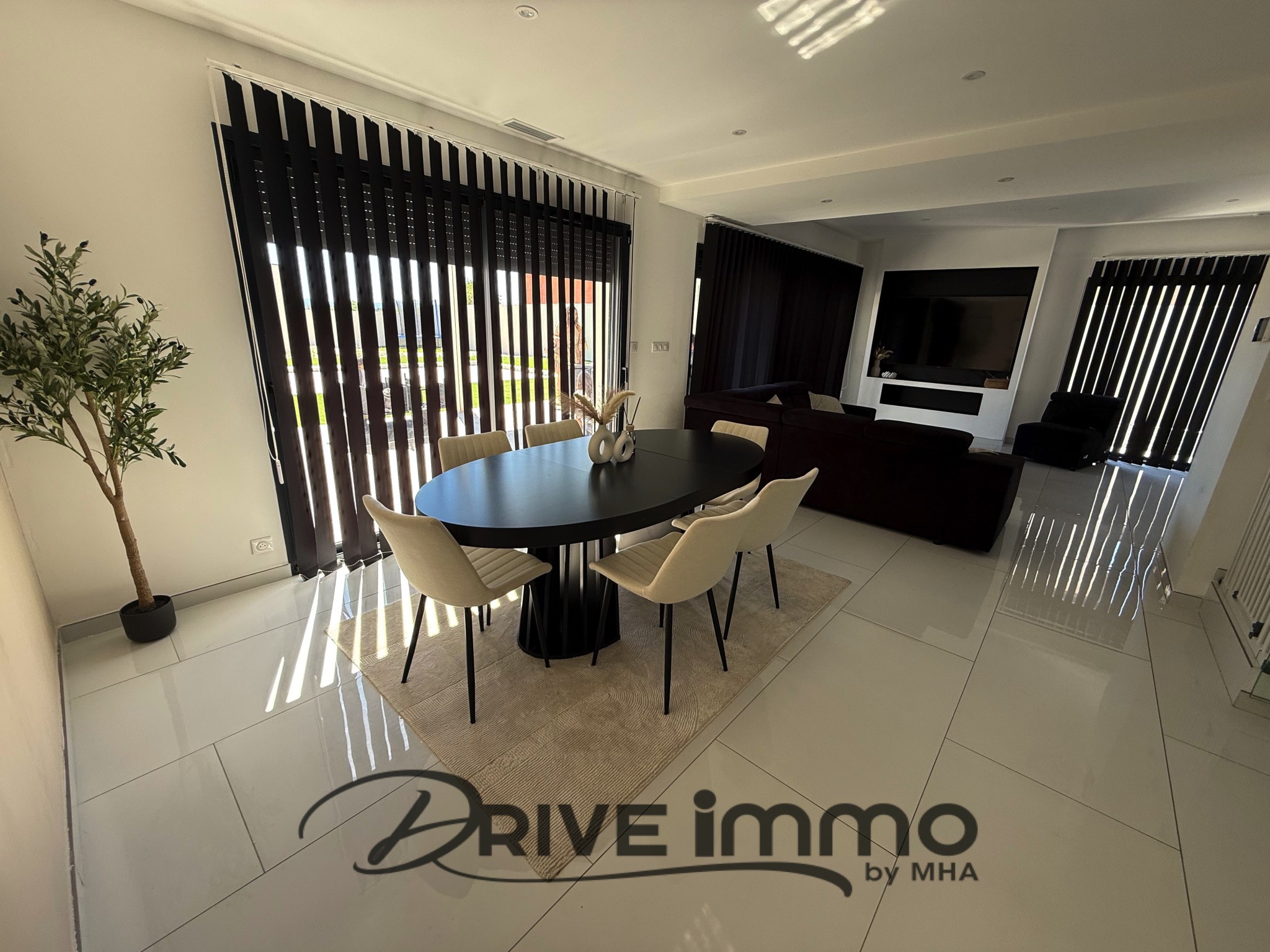 DRIVE IMMO NARBONNE VILLA 140M2 JARDIN GRAND GARAGE PISCINE — photo 2