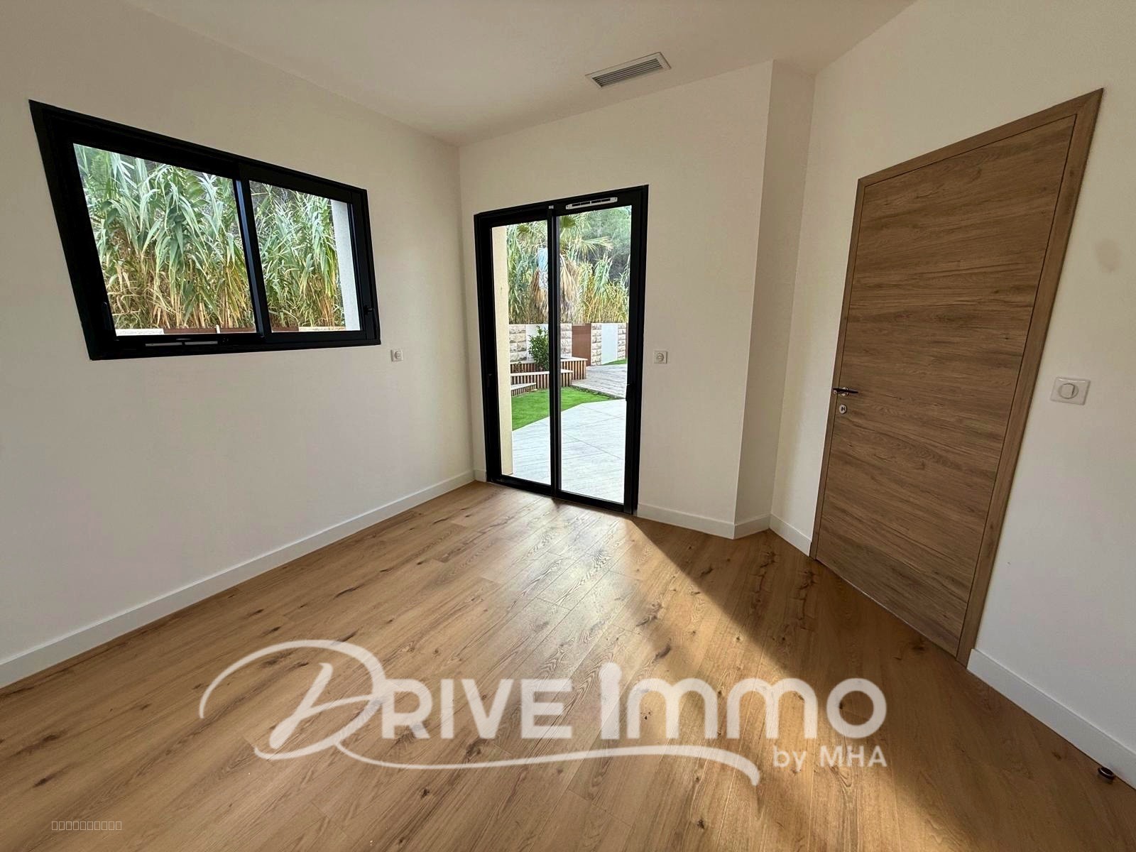 DRIVE IMMO NARBONNE EMPLACEMENT D'EXCEPTION VILLA DE PRESTIGE — photo 8