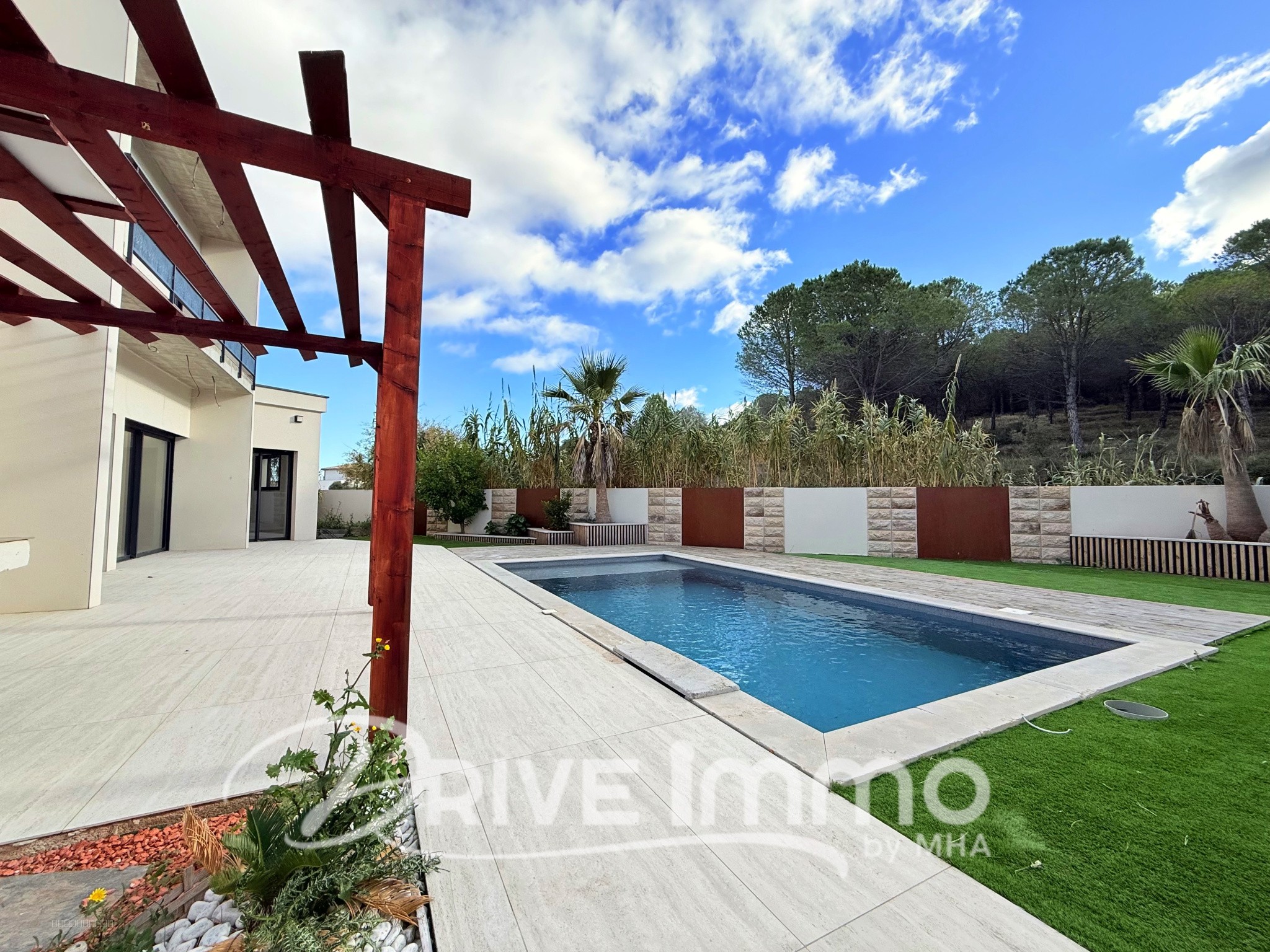 DRIVE IMMO NARBONNE EMPLACEMENT D'EXCEPTION VILLA DE PRESTIGE — photo 2