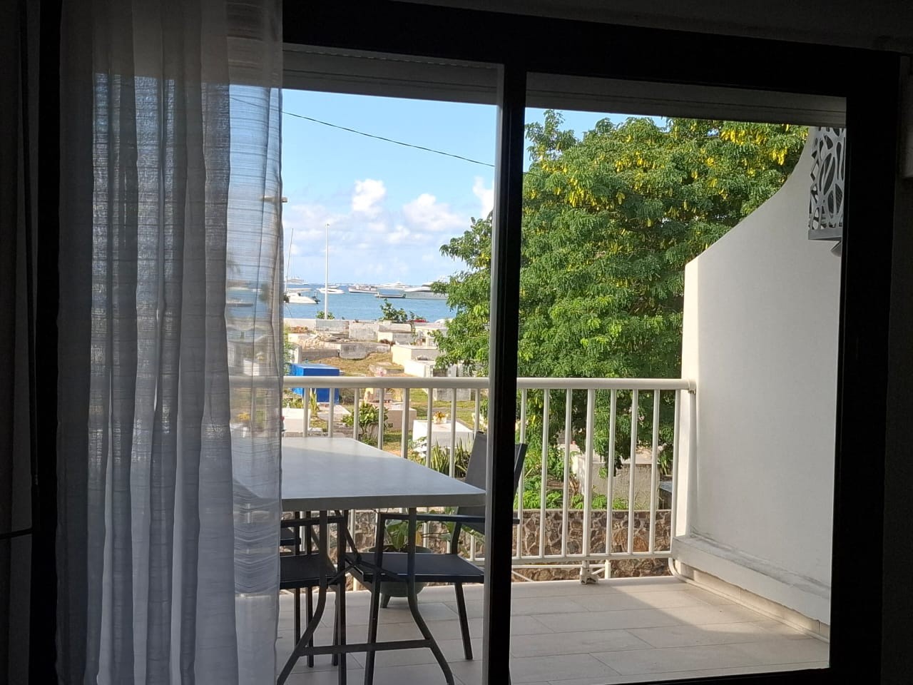 Superbe T3 rénové avec vue mer - Saint Martin  Marina Port La Royale — photo 4