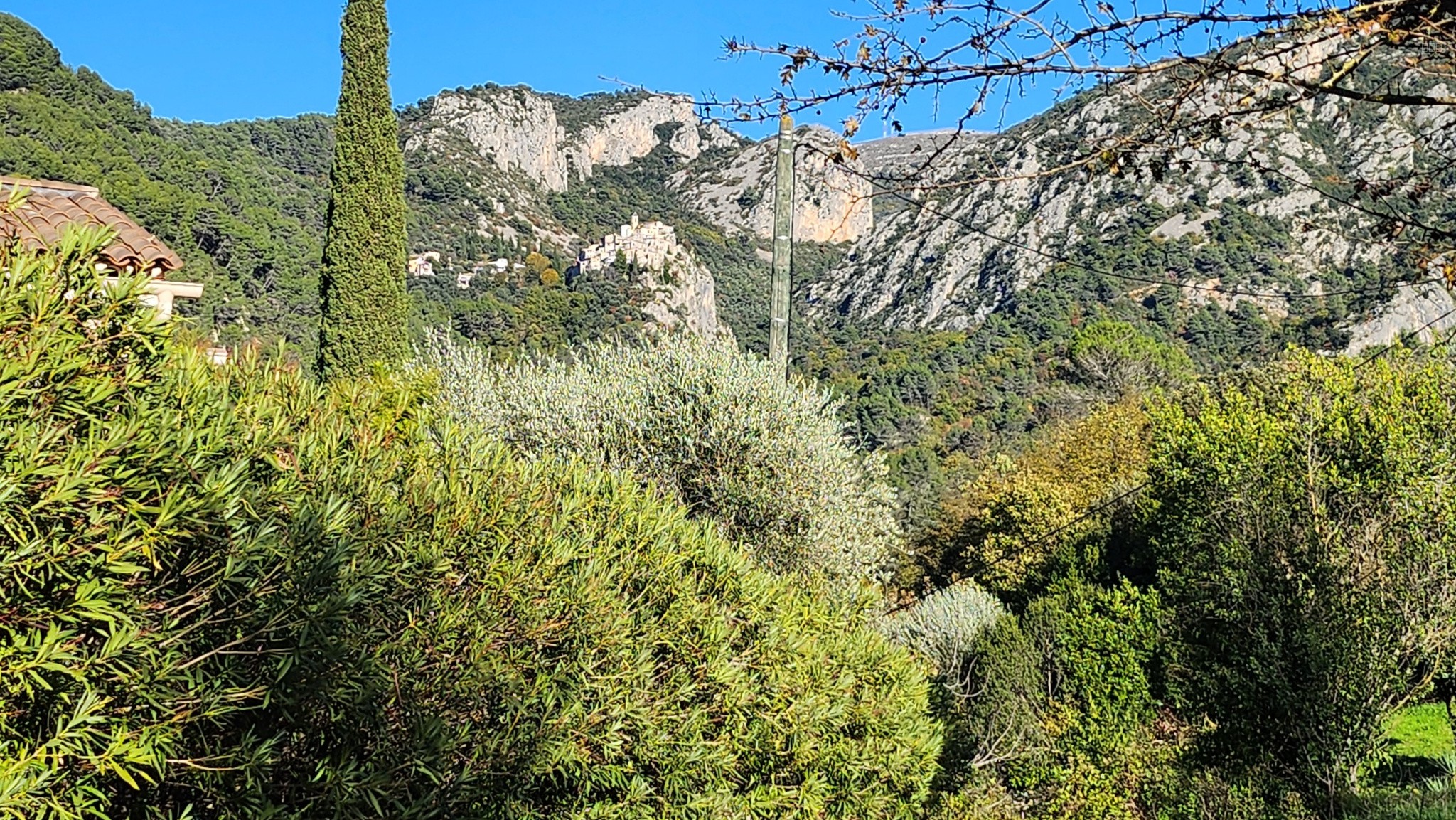 PEILLON:  TERRAIN A BATIR, VUE DEGAGEE, VILLAGE ET COMMODITES A PIED - LIBRE CONSTRUCTEUR — photo 3