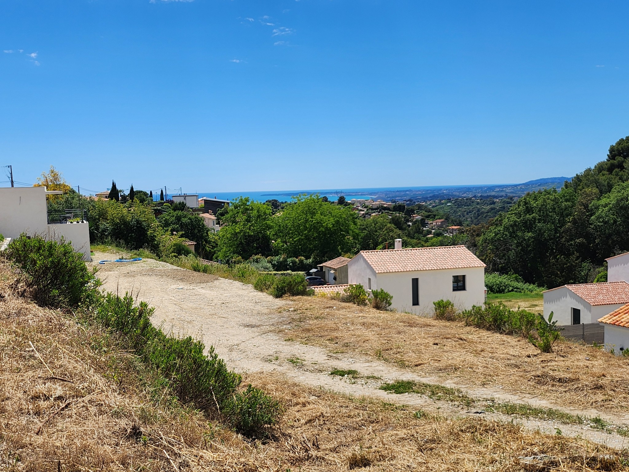 LA GAUDE : TERRAIN VIABILISE POSITION DOMINANTE  BEL APPERCU MER EXPOSE PLEIN SUD — photo 4