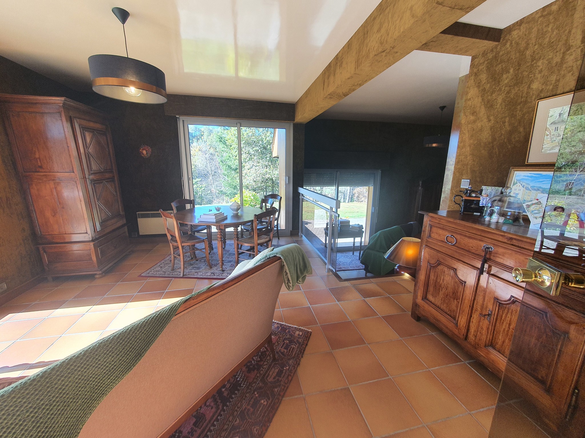AGRÉABLE VILLA D'ARCHITECTE DANS UN CADRE DE VERDURE — photo 3