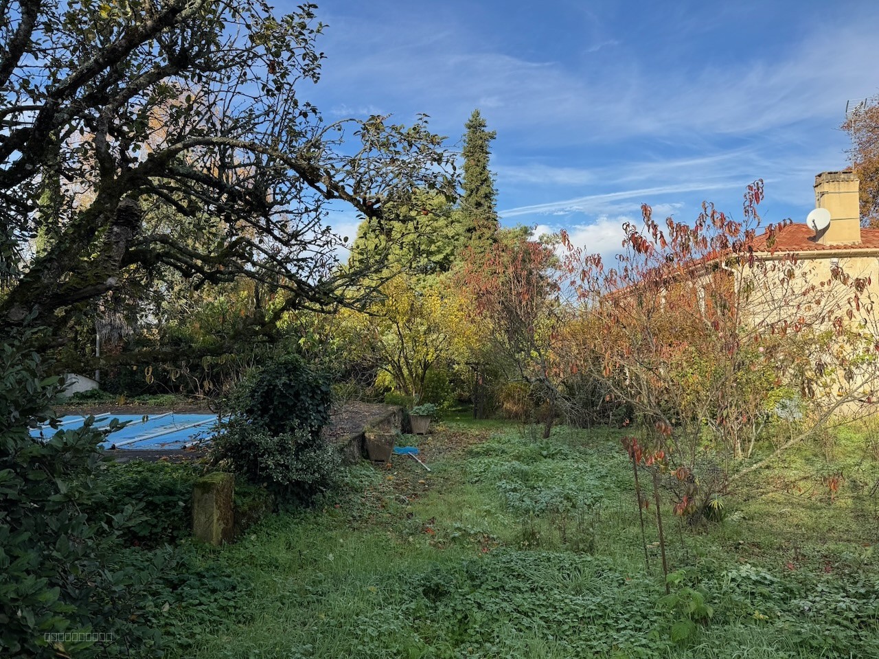 Maison de charme en pierre dans un havre de paix avec dépendance 270 m2 et piscine — photo 18
