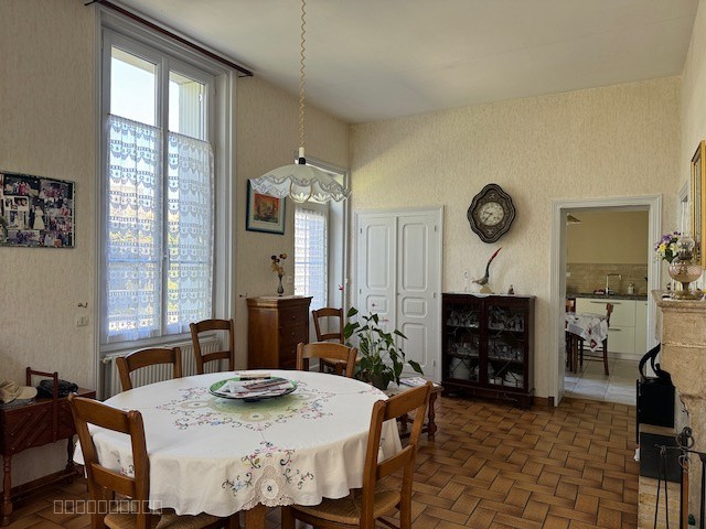 Authenticité et espace, maison en pierre au charme colonial à deux pas du centre ! — photo 4