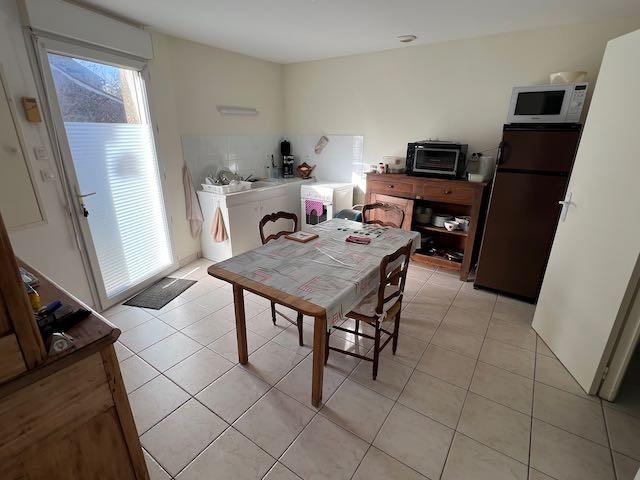 Locatif T3 loué et 1 autre à rénover, proche du supermarché — photo 3