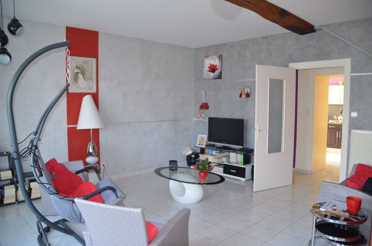 Maison en pierre rénovée d'environ 260m2 avec vaste espace de verdure. — photo 3