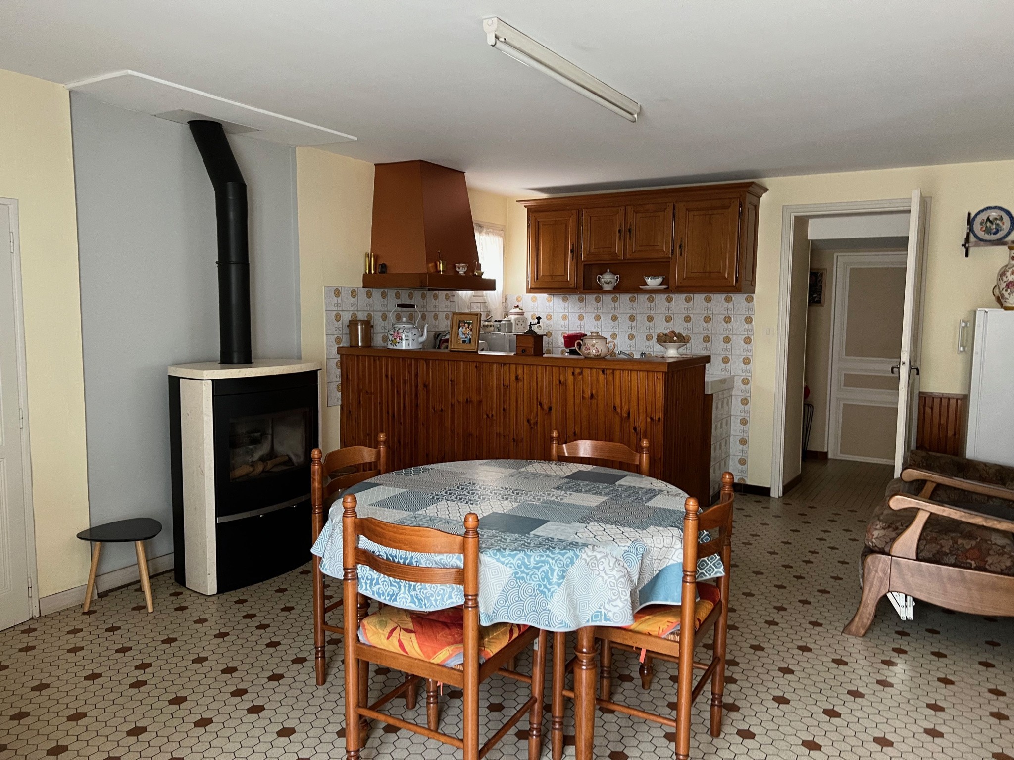 Maison en pierres à rafraichir avec 2 granges, idéale artisans, projet de gîte ou résidence principale. — photo 2