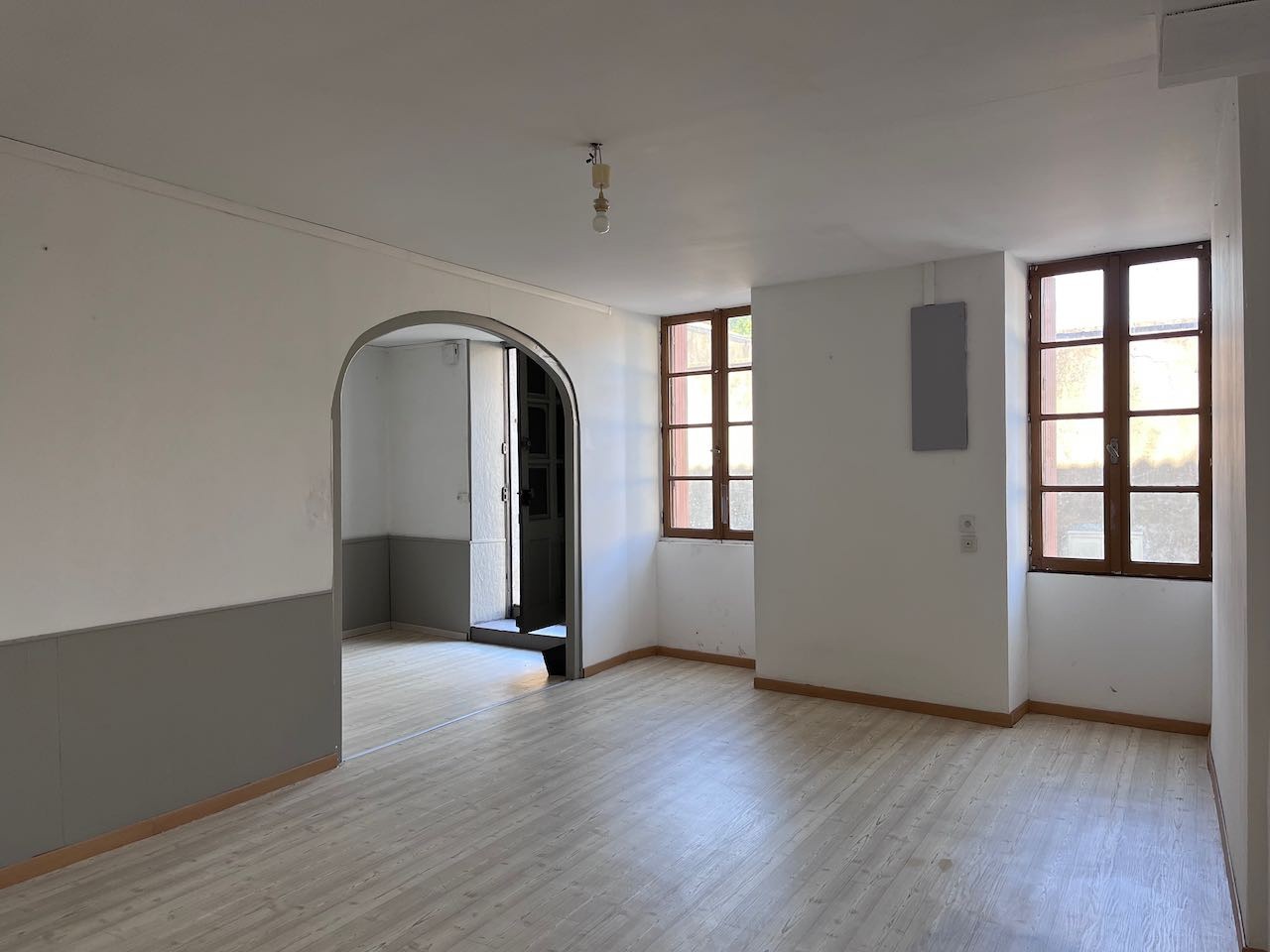 Maison de ville à rénover proche commodité — photo 2