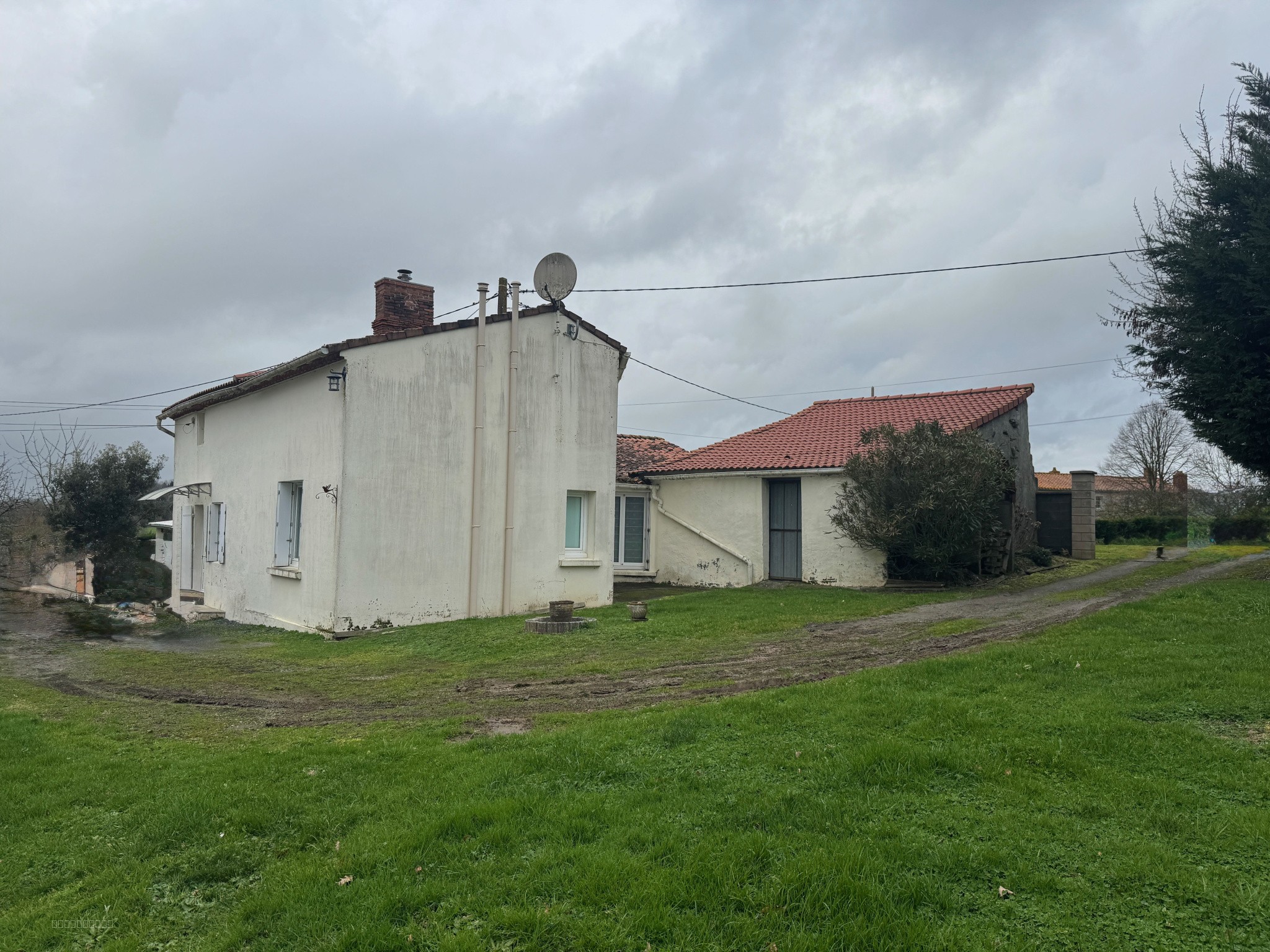 Spacieuse jolie maison en pierres avec dépendances — photo 8