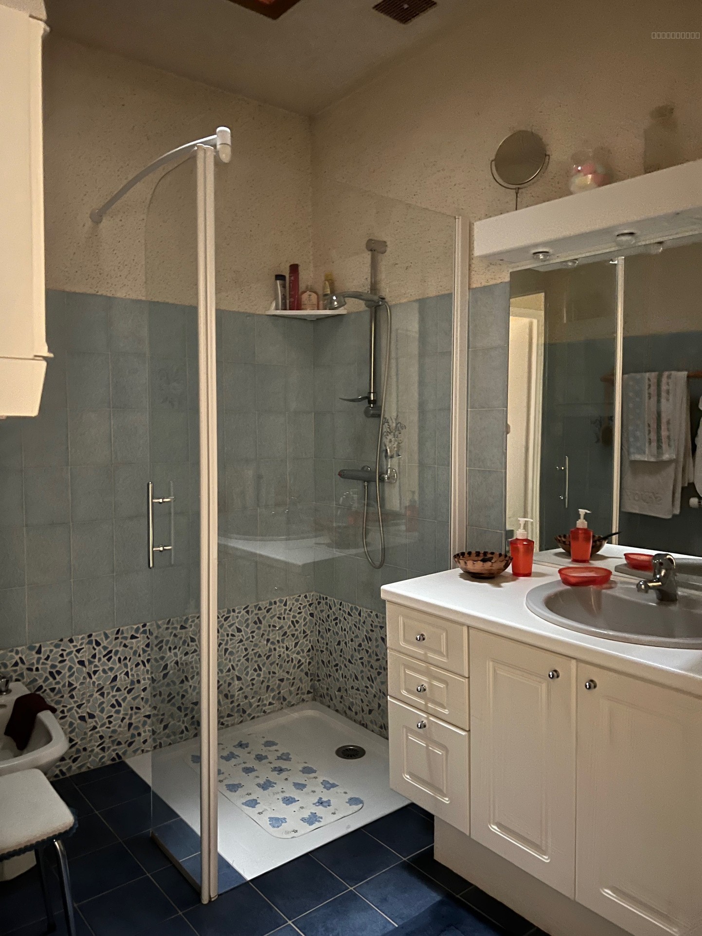 Maison en pierres à rafraichir avec 2 granges, idéale artisans, projet de gîte ou résidence principale. — photo 5