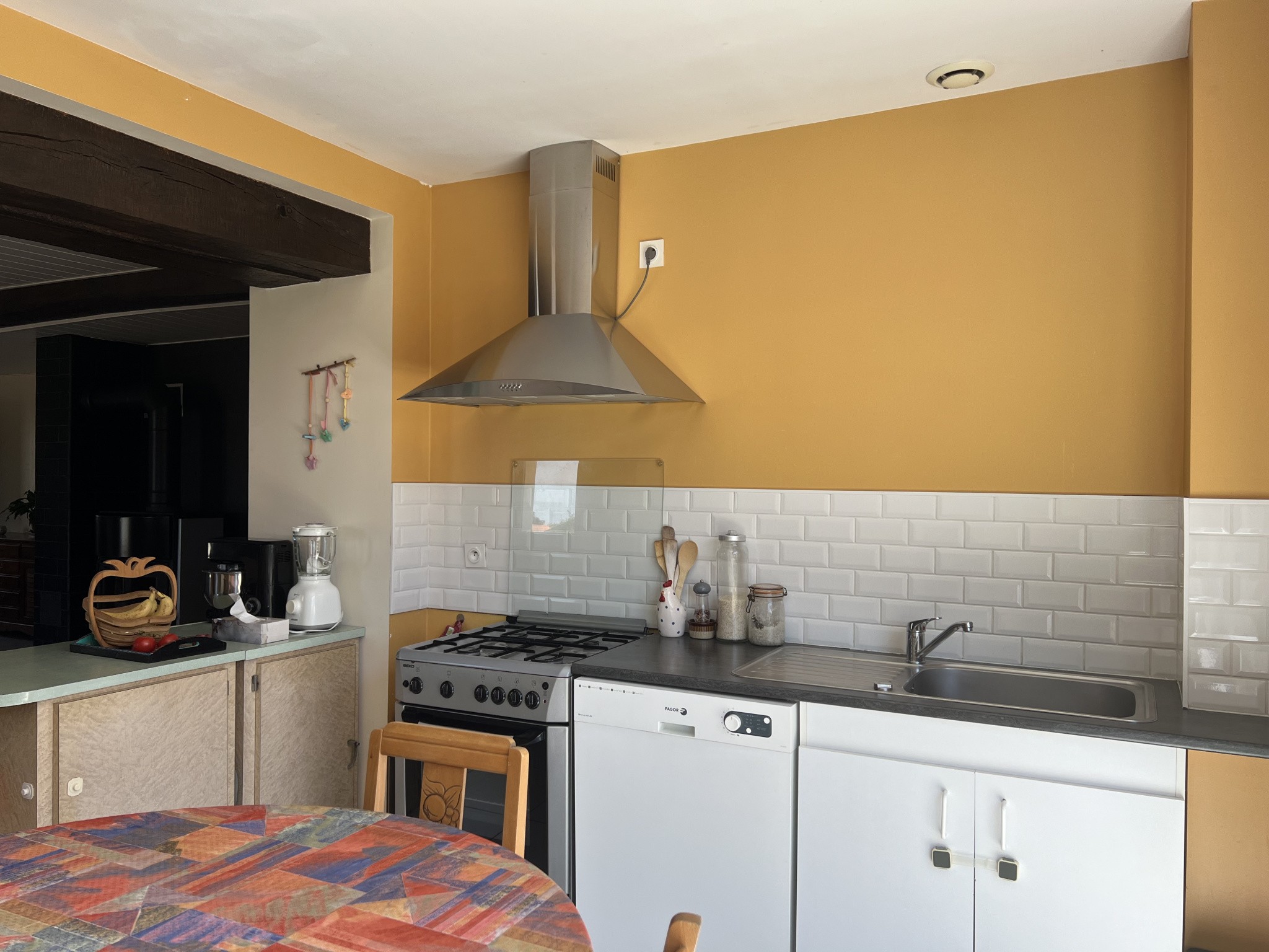 Maison en pierre rénovée au centre de Saint Jean d’Hermine — photo 5