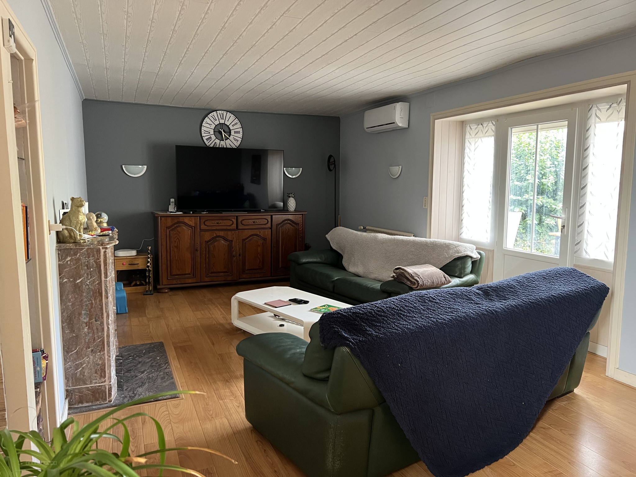 Belle maison en pierre avec grand grenier — photo 2