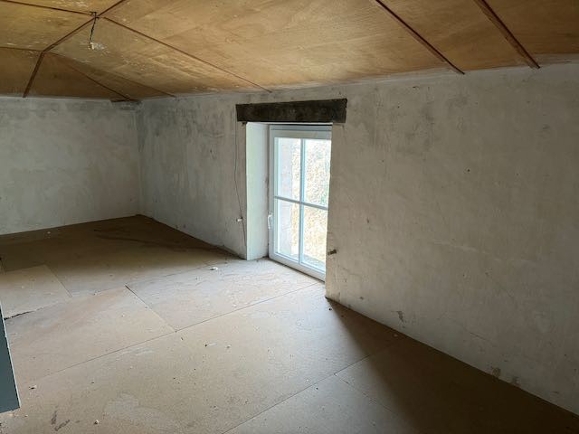 Maison en pierres à rénover idéalement située — photo 8