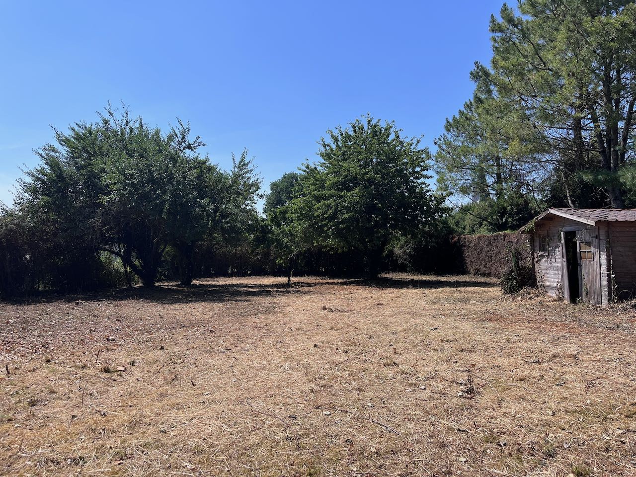 Terrain à bâtir, viabilisé. — photo 3