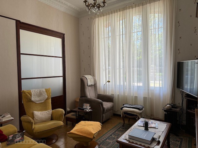Authenticité et espace, maison en pierre au charme colonial à deux pas du centre ! — photo 6