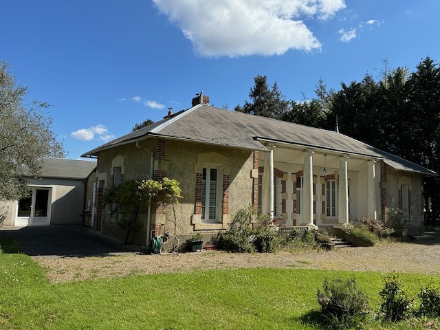 Authenticité et espace, maison en pierre au charme colonial à deux pas du centre ! — photo 17