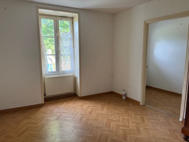 Maison en pierres à rénover idéalement située — photo 5