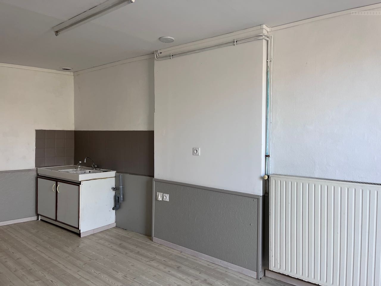 Maison de ville à rénover proche commodité — photo 3