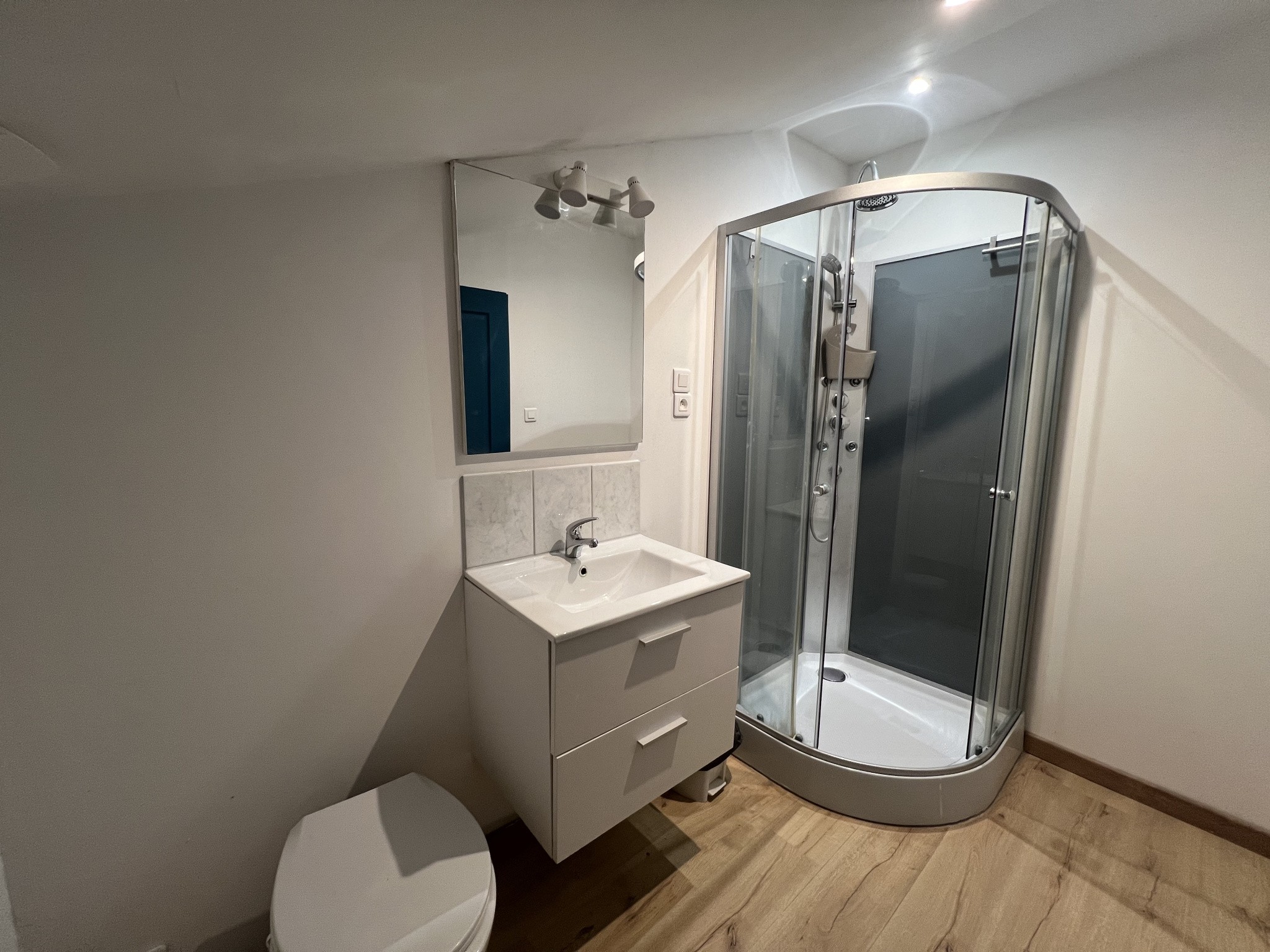Maison rénovée en centre bourg — photo 8