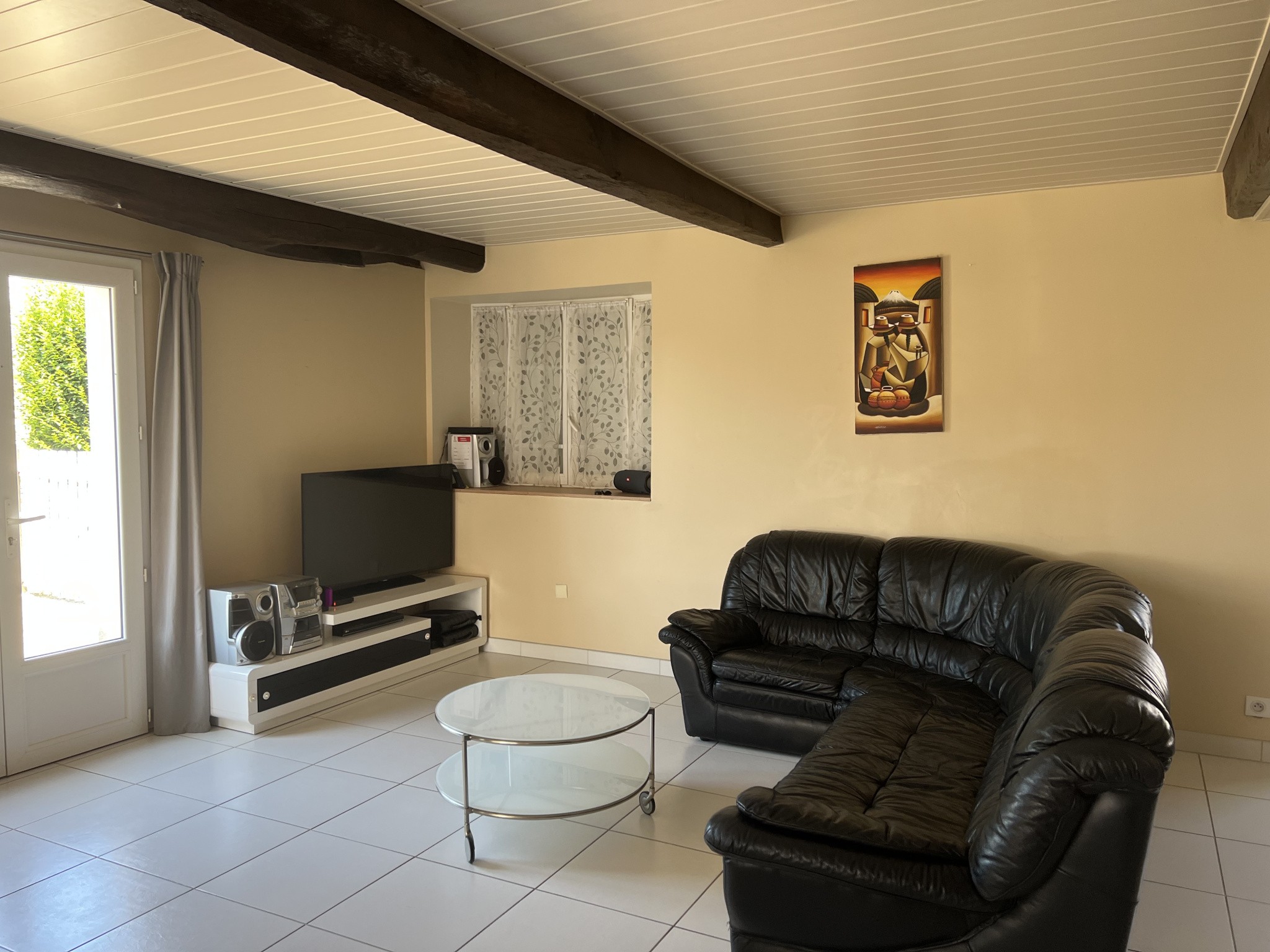 Maison en pierre rénovée au centre de Saint Jean d’Hermine — photo 2