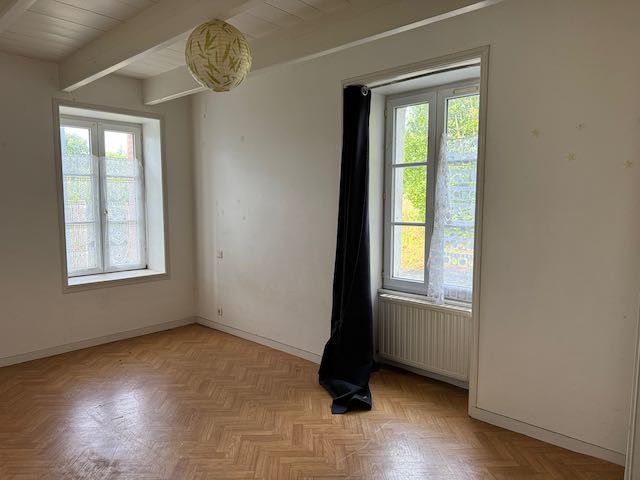 Maison en pierres à rénover idéalement située — photo 4