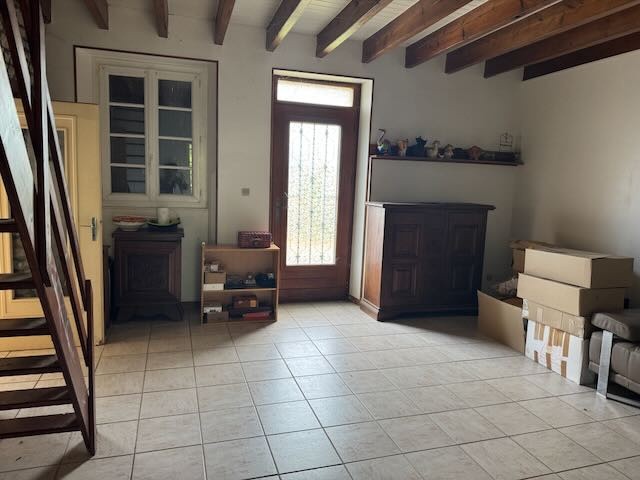 Maison d'environ 124m2 de plain -pied à rafraichir avec un beau terrain — photo 4