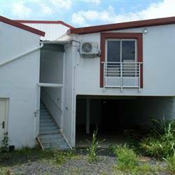 Entrepôt de 608 m2 sur un terrain de 1126 m2 sur Sainte Suzanne — photo 3