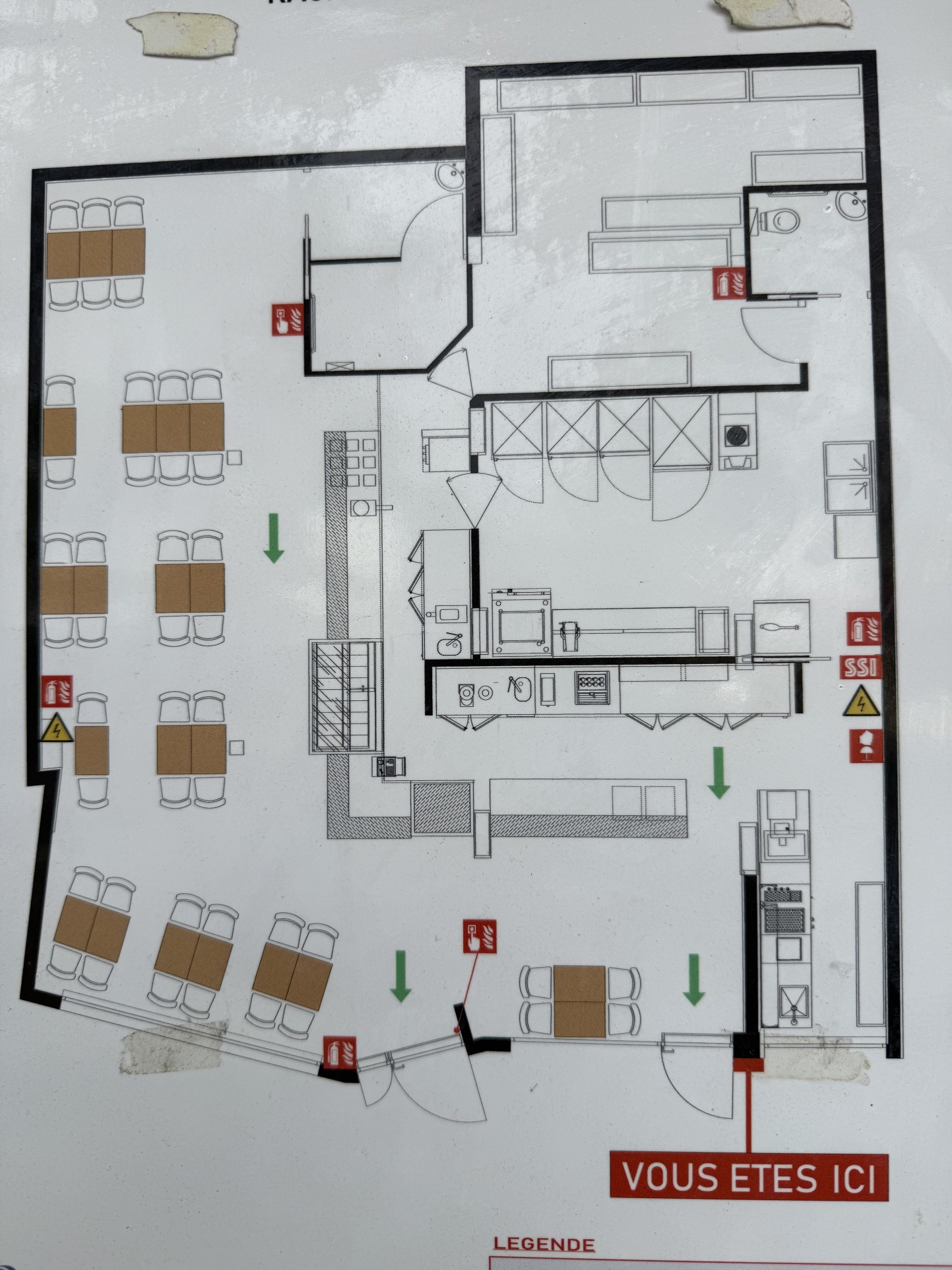 Local de 160 m2 face jardin de l'état à Saint Denis — photo 5