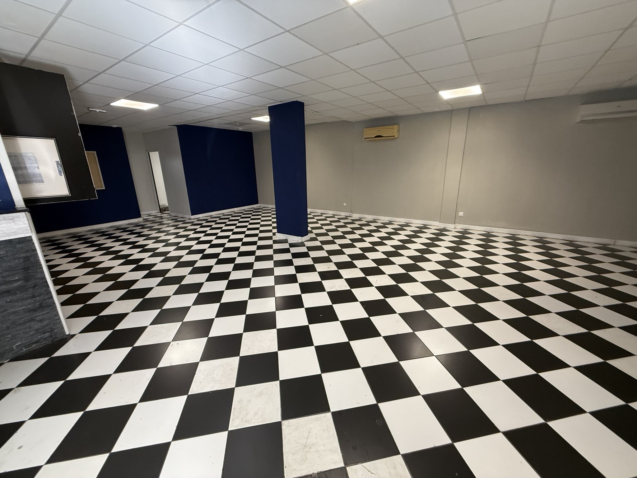 LOCAL DE 115 M2 AU BARACHOIS SAINT-DENIS — photo 3