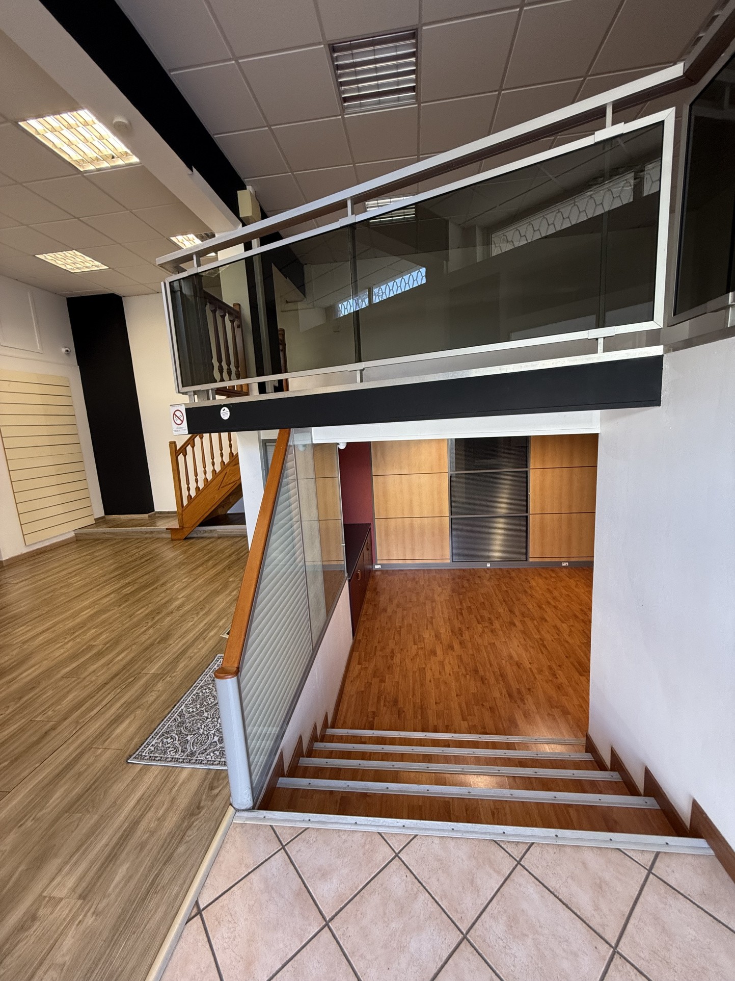 Local 110 m2 rue Général de Gaulle Saint Denis avec 3 parkings — photo 4