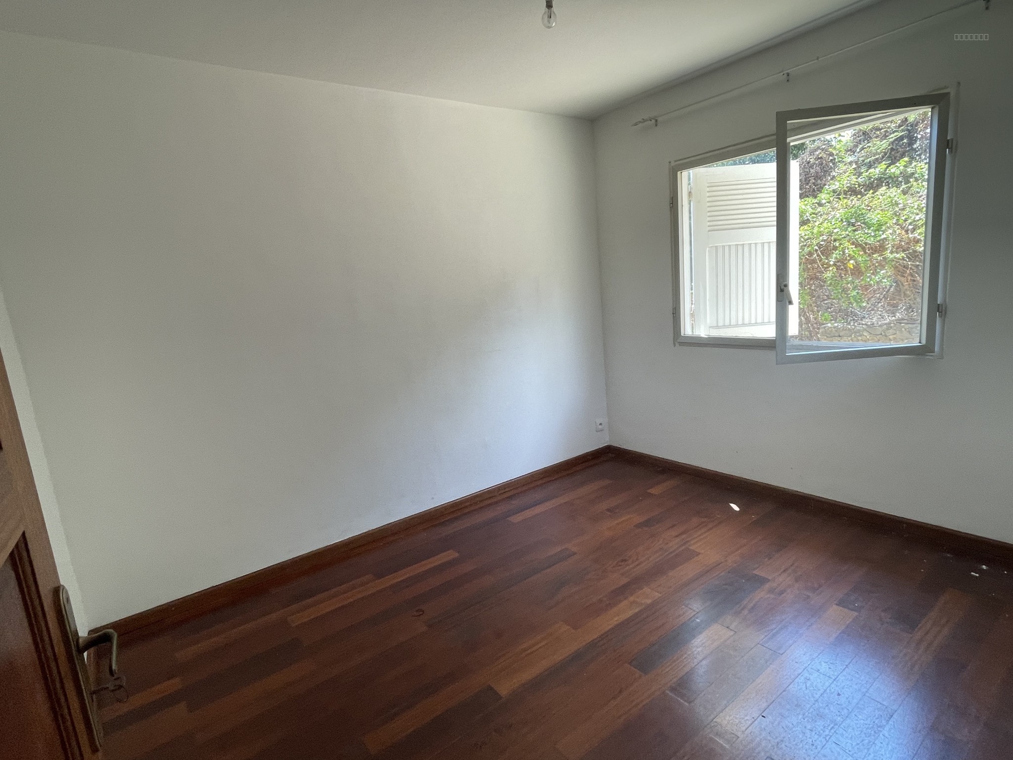F4 de 94 m2 plus terrasse sur Saint Denis — photo 5