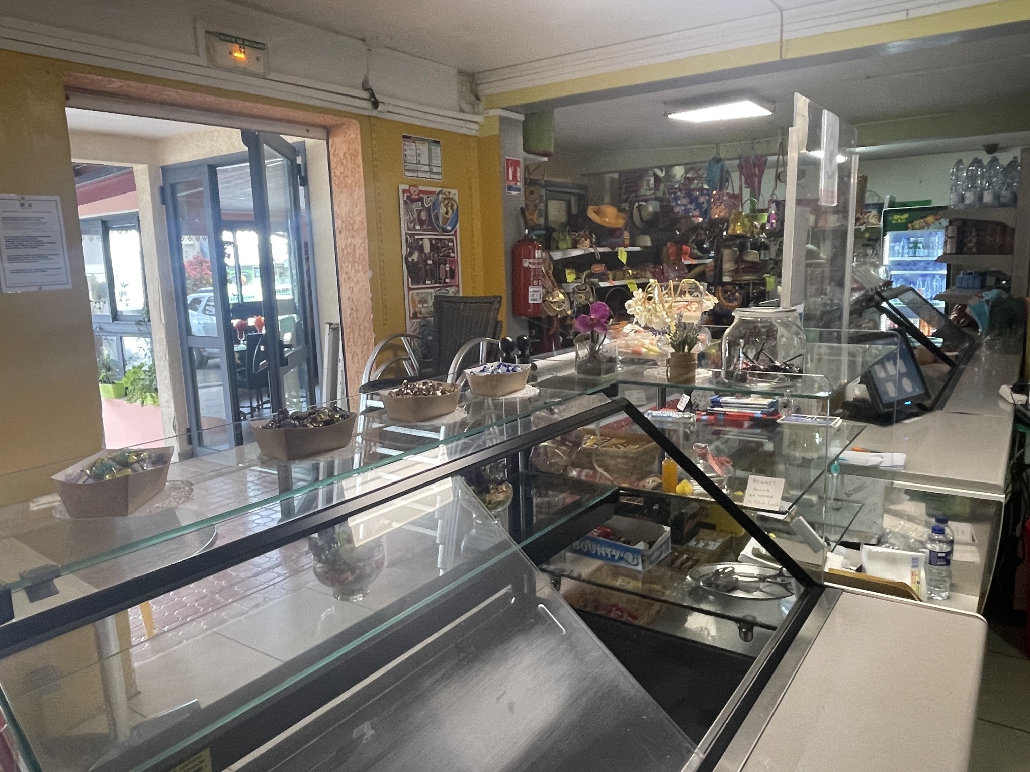A vendre local restauration de 145 m2 avec un f4 de 110 m2 à l'étage sur Sainte Rose — photo 12
