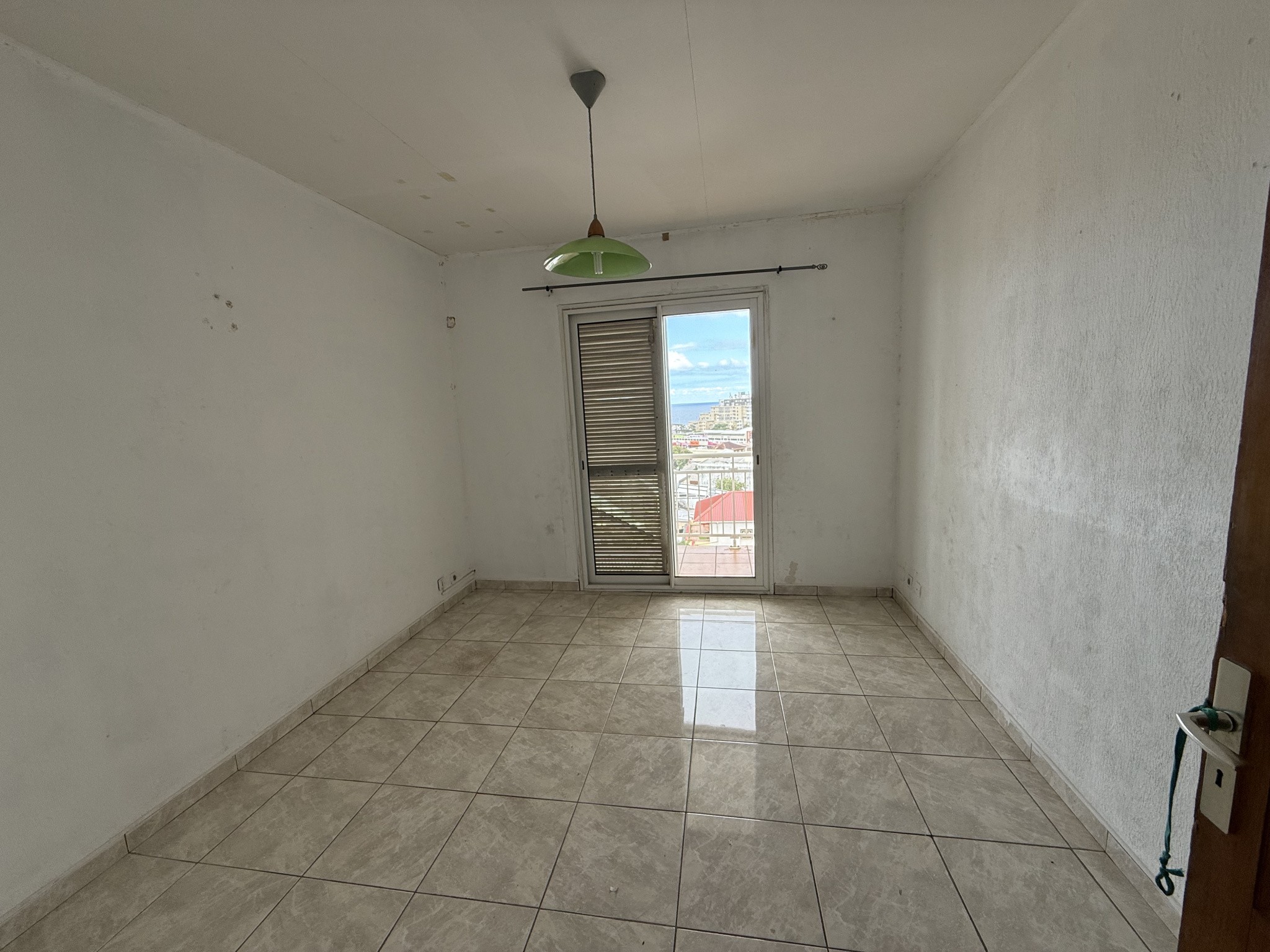À vendre : Appartement T4 de 85 m2 au Centre-Ville de Saint-Denis, — photo 3