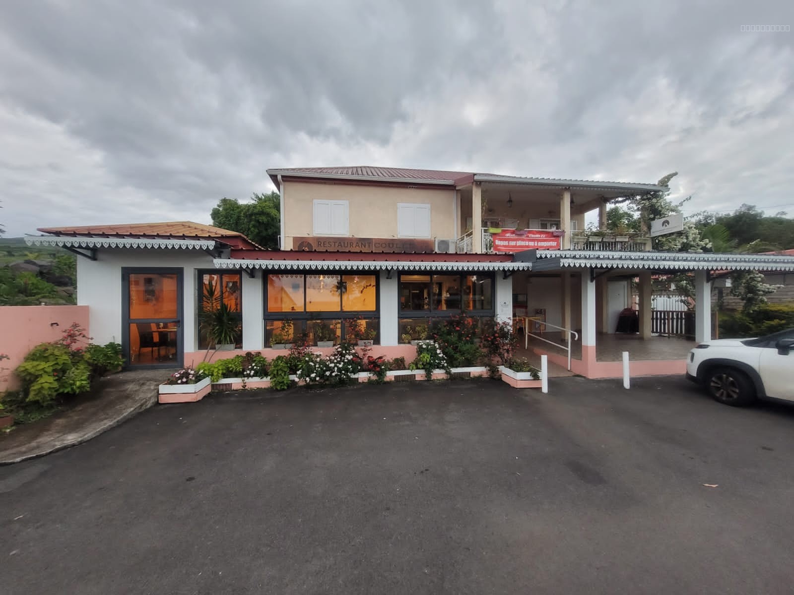 A vendre local restauration de 145 m2 avec un f4 de 110 m2 à l'étage sur Sainte Rose — photo 15