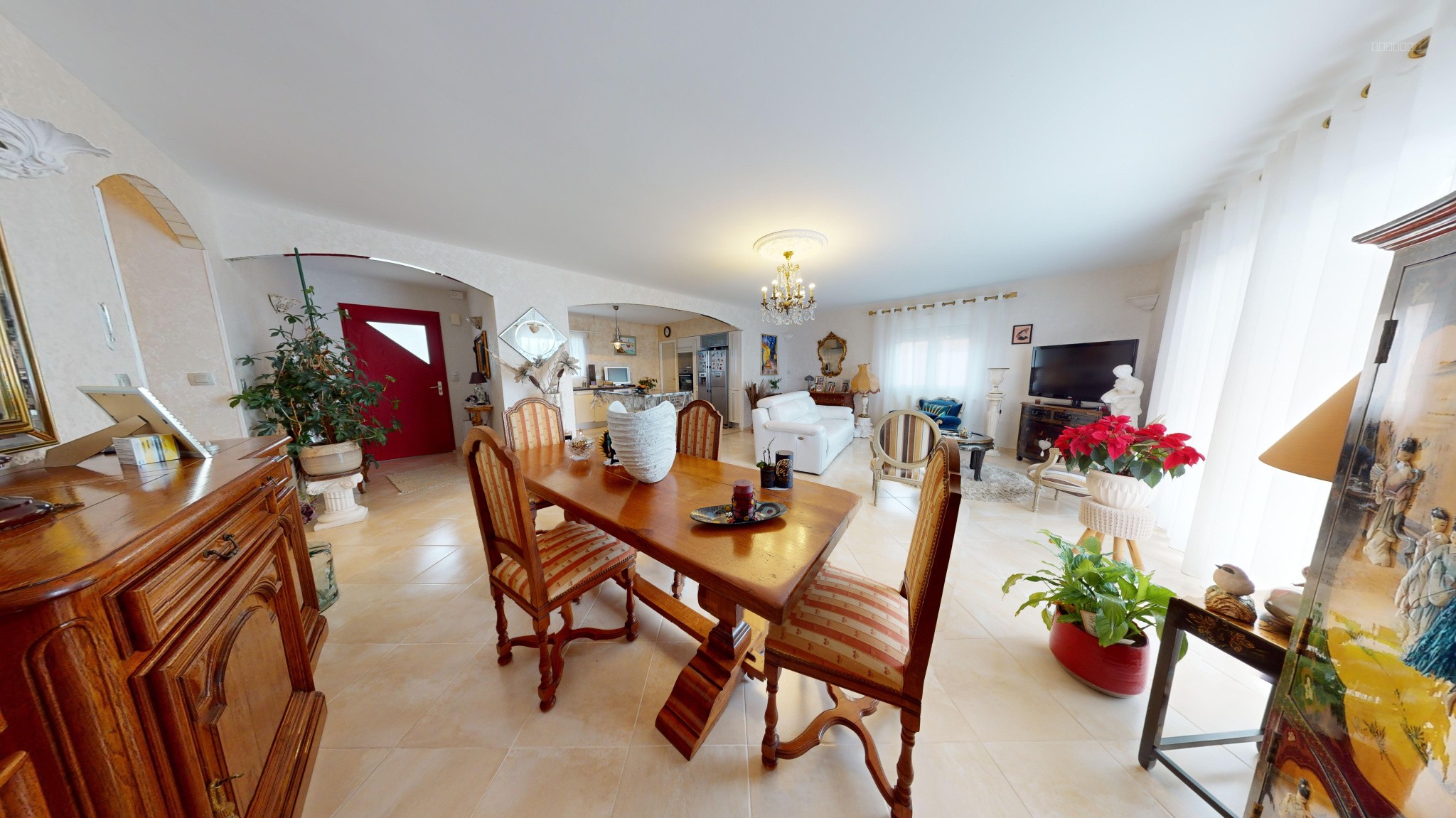 À VENDRE - Secteur L'Isle-Jourdain - Maison T4 lumineuse avec grand terrain arboré — photo 3