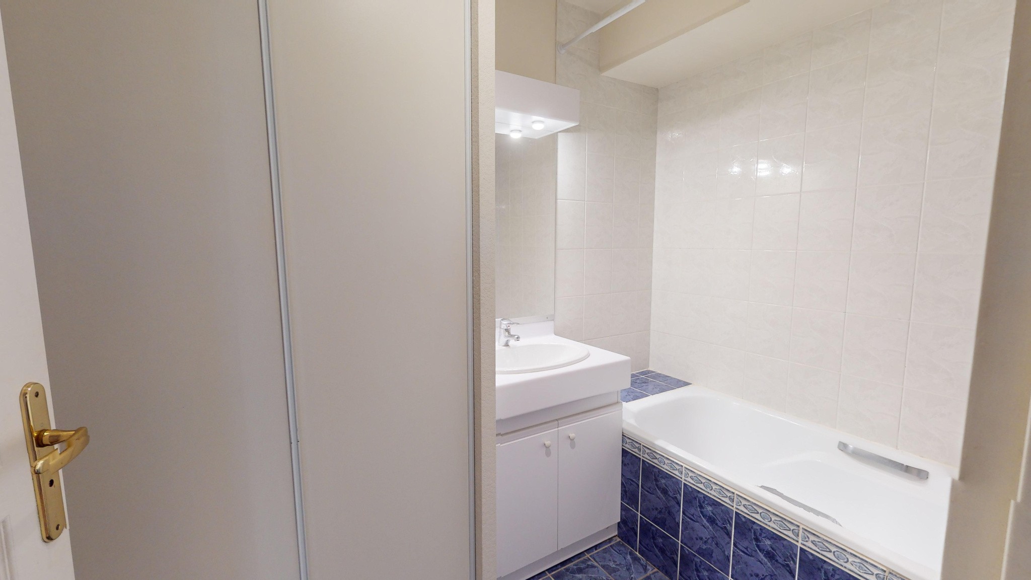 Toulouse   Quartier des Carmes : appartement T2 meublé de 49,59 m2 avec terrasse et cellier — photo 6