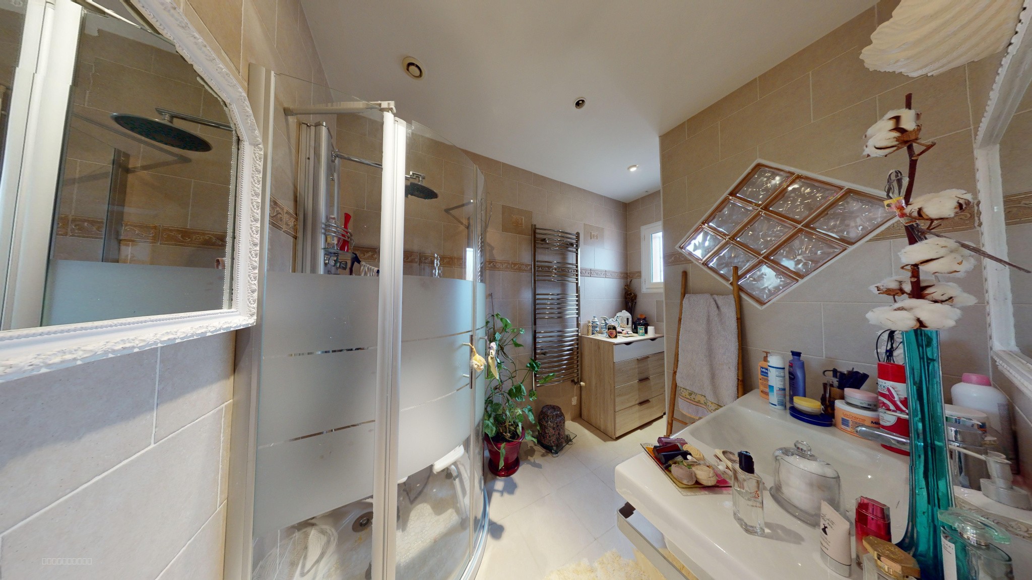 À VENDRE - Secteur L'Isle-Jourdain - Maison T4 lumineuse avec grand terrain arboré — photo 10