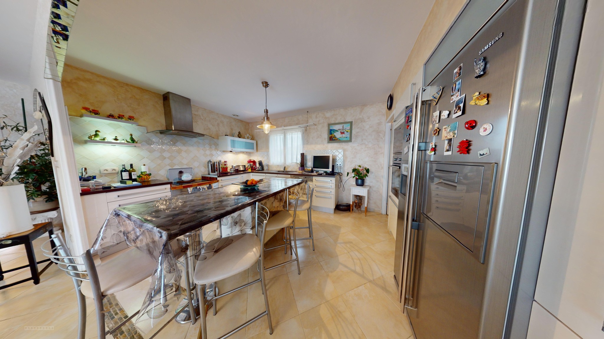 À VENDRE - Secteur L'Isle-Jourdain - Maison T4 lumineuse avec grand terrain arboré — photo 6