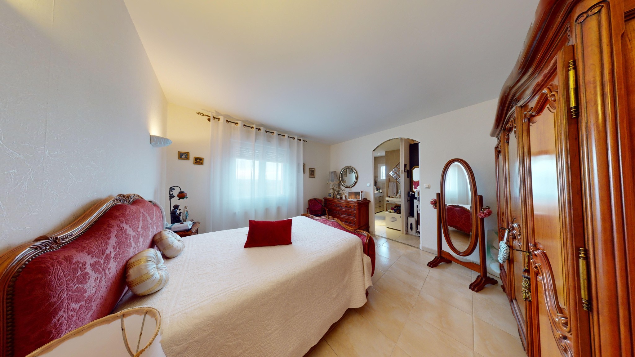 À VENDRE - Secteur L'Isle-Jourdain - Maison T4 lumineuse avec grand terrain arboré — photo 9